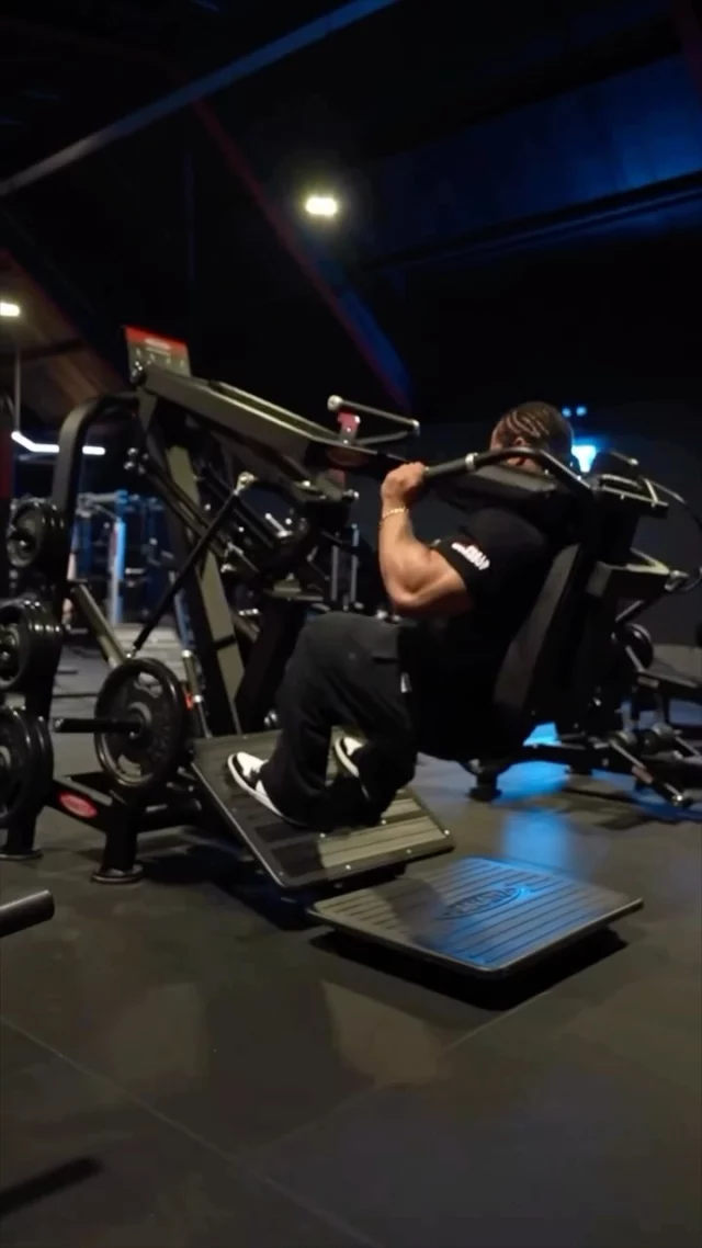 We’ve handpicked the very best machines to enhance your training experience. This week we’ll be upgrading and adding more cable machines and over the next 8 weeks, you’ll see 5 Brand New machines from @panattaofficial and HAMMER STRENGTH. 

#leanerlifefitness #leanerlife #panattasport